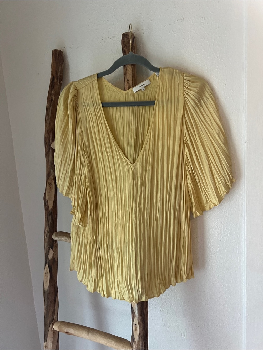 Vince Pleated Crinkle V-Neck Flutter Sleeve Top - Pale Yellow Relaxed NWT Small